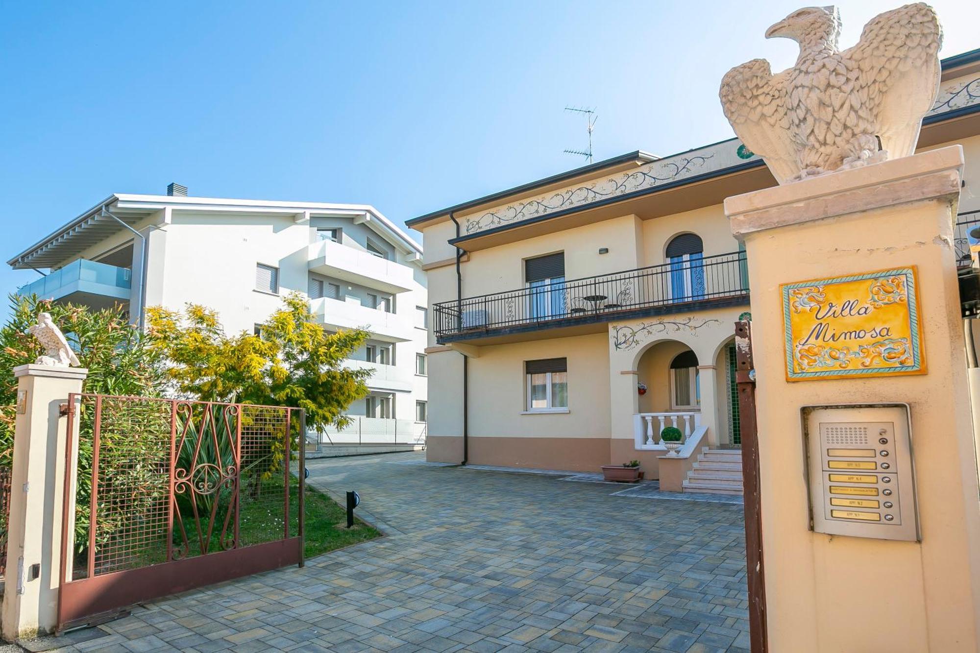 Villa Mimosa - Appartamento 2 - Happy Rentals Desenzano del Garda Extérieur photo