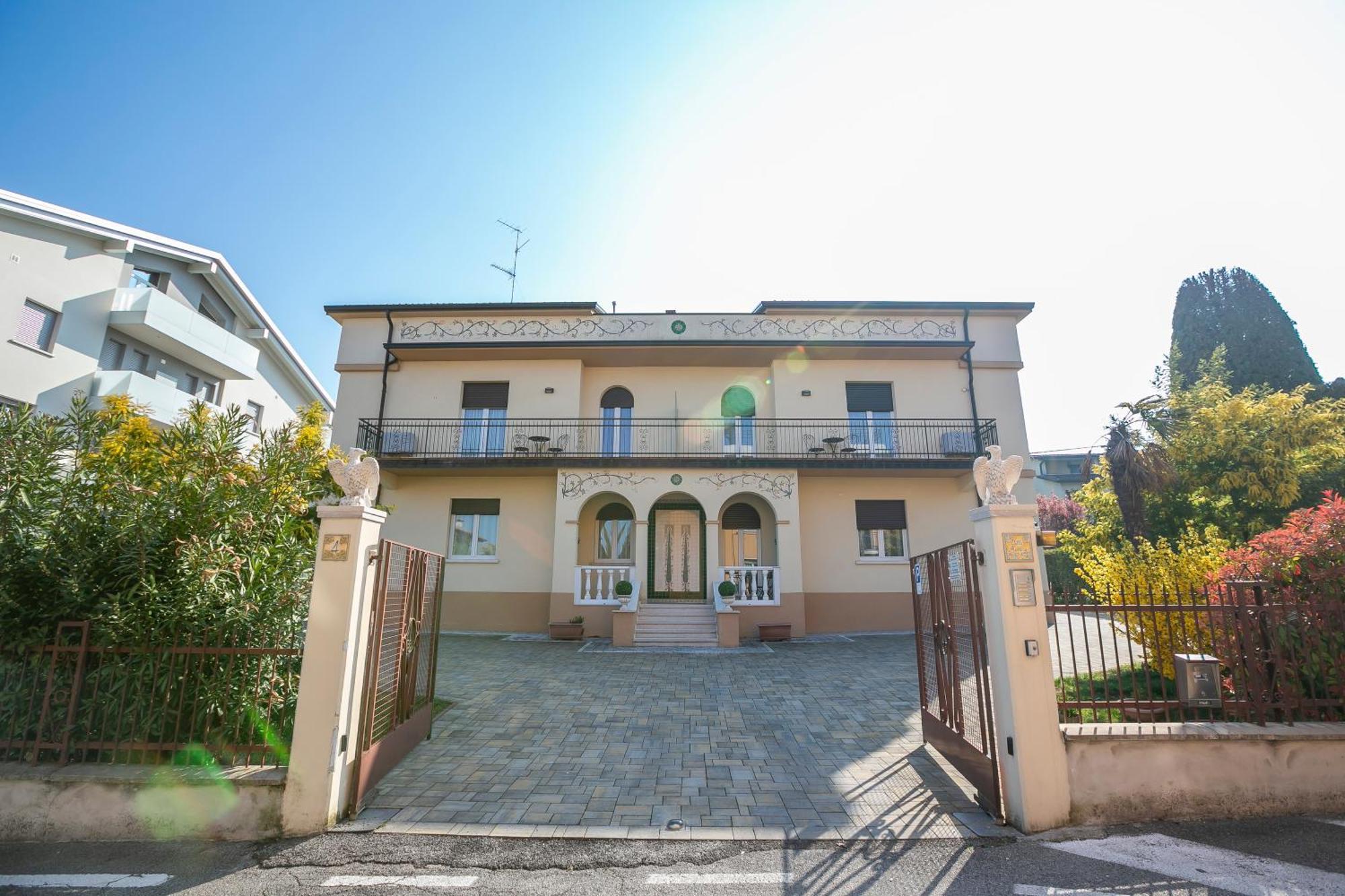 Villa Mimosa - Appartamento 2 - Happy Rentals Desenzano del Garda Extérieur photo